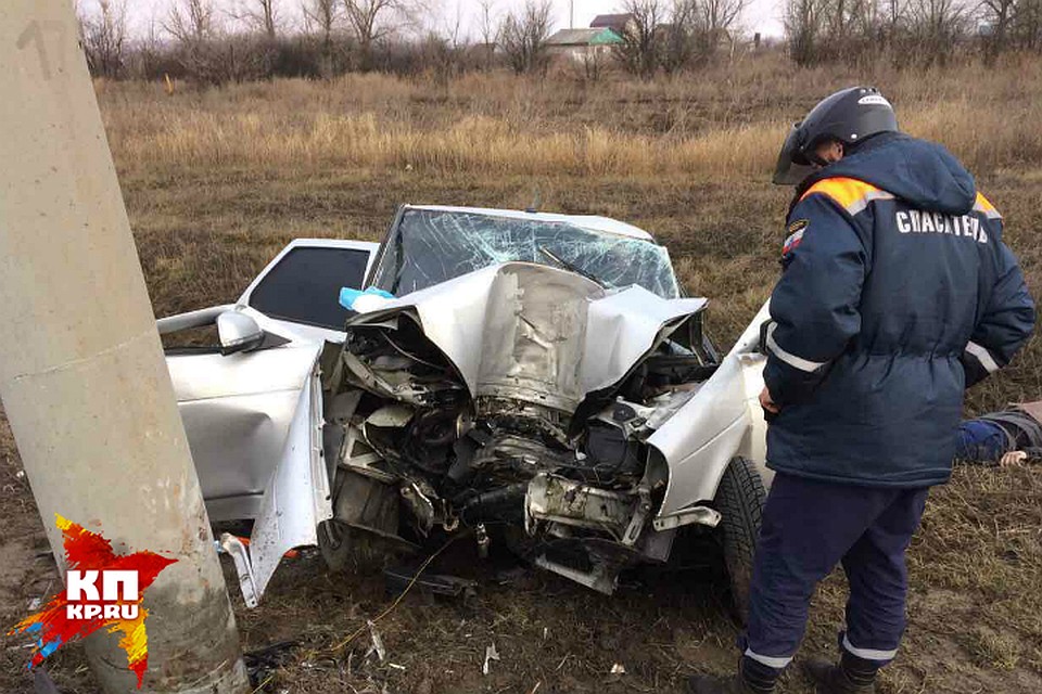 Авария Лада Приора и столб